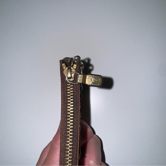 Louis Vuitton Monogram Key Pouch - Picture 5 of 6